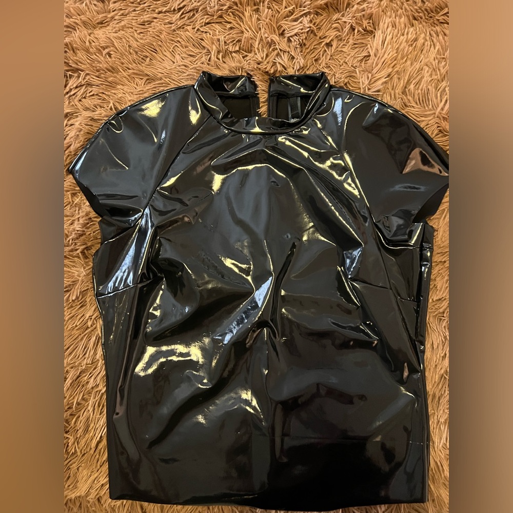 Skims Stretch Vinyl Top Large Black